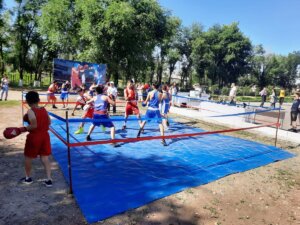 Жалаңаш бақытты бірге монтаж